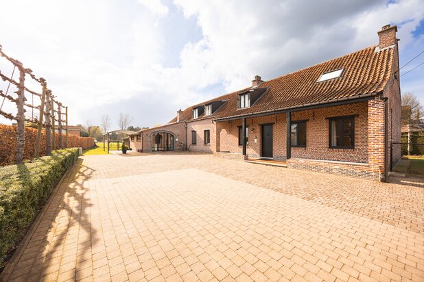 Prachtig landhuis met uitzonderlijk veel ruimte