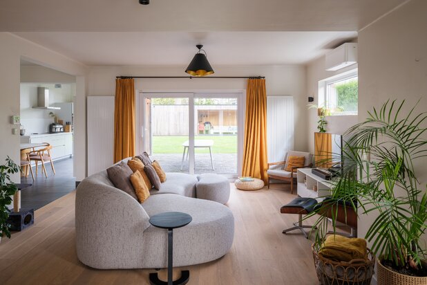 Sint-Denijs-Westrem - Vrijstaande woning met aangename tuin en achtergelegen ‘poolhouse’ in een rustig gelegen wijk.