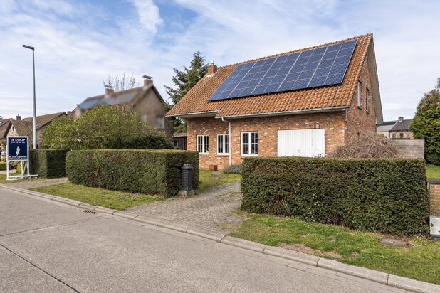 Instapklare, rustig gelegen woning met zwembad op 712m²