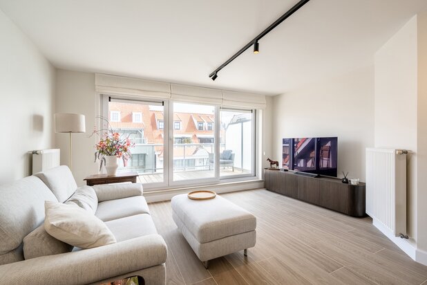 Spacious duplex with terraces in prime location