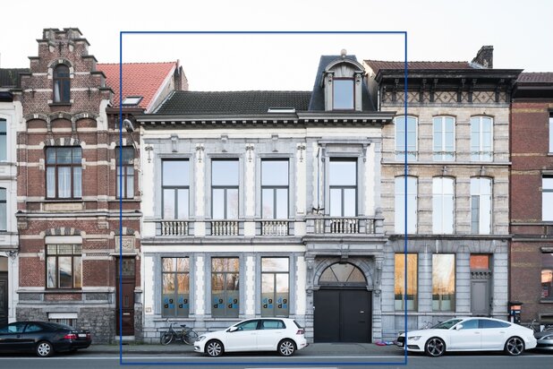 Neoclassicistisch herenhuis (438 m²) met een zuidwest gerichte tuin