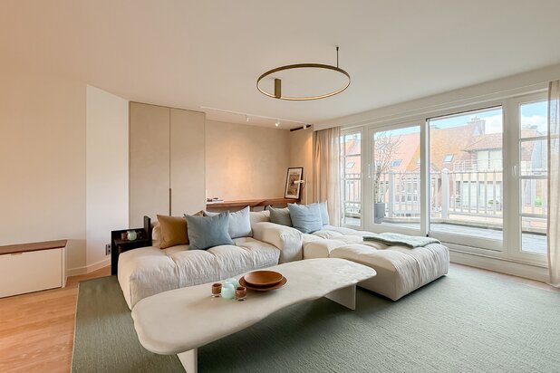 Stijlvol gerenoveerd duplexappartement / centrum van Knokke.