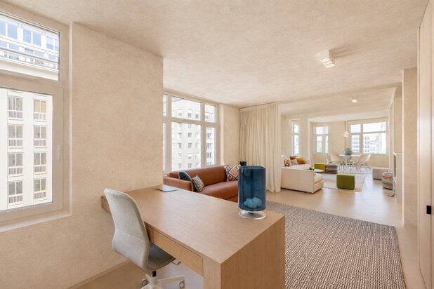 Luxueus gerenoveerd appartement in befaamde Meirbuilding