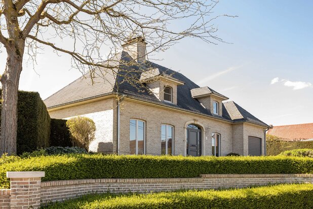 Vrijstaande instapklare villa, 4 slpk, tuin en garage