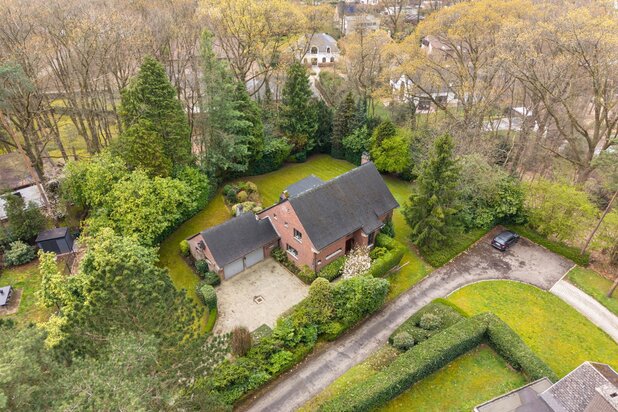 Karaktervol villa-landhuis op uniek perceel, gelegen op toplocatie!