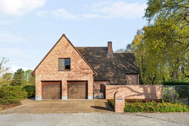 Exclusief en karaktervol landhuis met uitzonderlijke woonbeleving op een terrein van 8070m² in Heusden-Zolder.