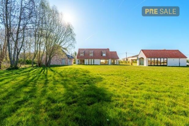 Exclusieve nieuwbouwvilla met bijgebouw in landelijke rust Ardooie