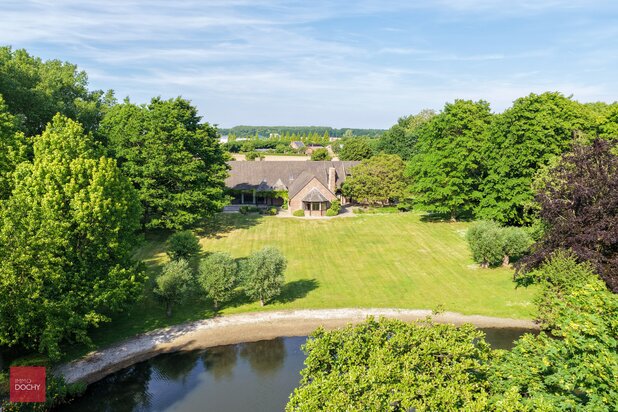 Ruim landhuis in prachtig domein van ca. 2ha