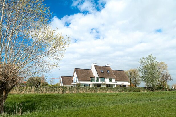 Villa te koop Knokke grenzend aan natuurgebied open zichten 