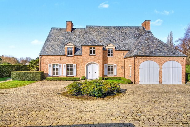 Ancien Golf, villa avec piscine intérieure 