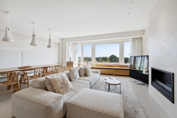 Gerenoveerd en ruim (118m²) 3 slk  appartement met prachtig uitzicht in Het Zoute