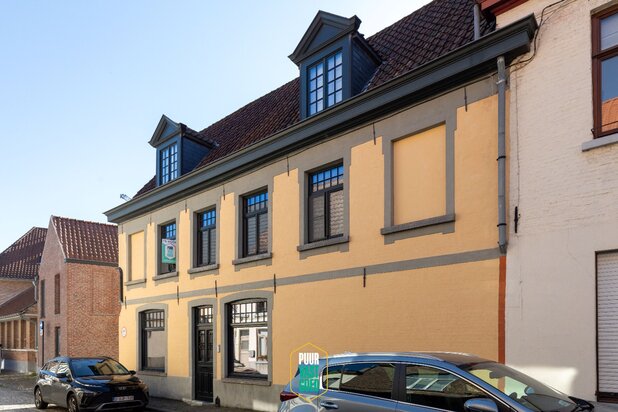 Prachtig gerestaureerde hoekwoning met grote garage bij 't Zand