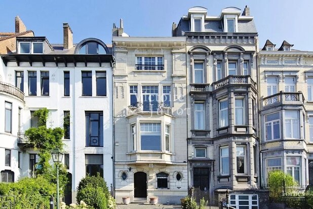 Montgomeryplein, prachtig herenhuis met 5 slaapkamers