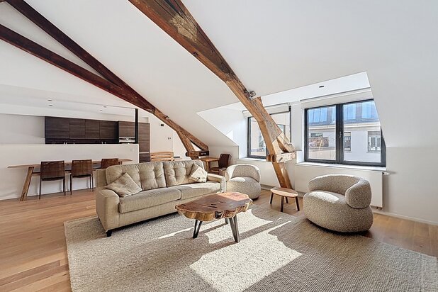 Royale / Congrès : Bel appartement duplex penthouse meublé