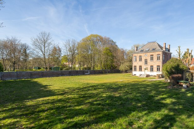 Villa Wilhelmina - Neoclassicistische herenwoning in het centrum van Heusden