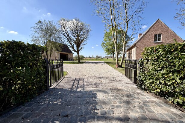 Prachtig totaal gerenoveerde hoeve in een groene, landelijke omgeving