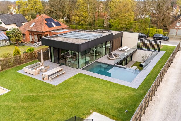 Designvilla in residentiële, doodlopende, woonwijk