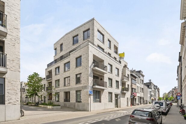 ANTWERP - Exclusive penthouse with sunny terrace and privacy