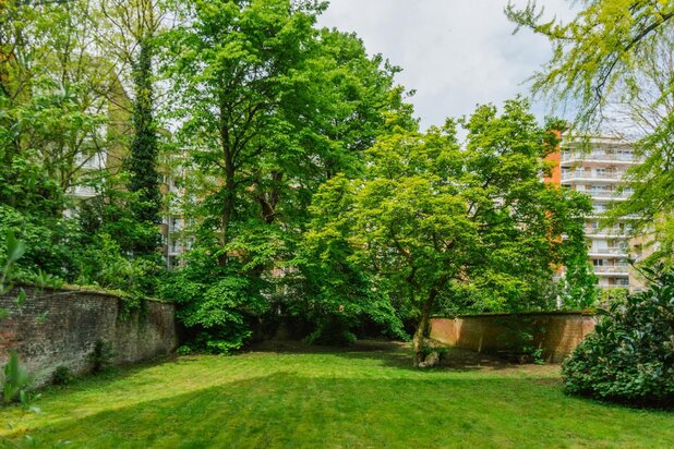 Villa-appartement met privatieve stadstuin en welness. 