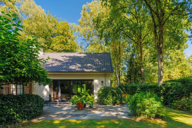 Wonen en werken op het ritme van de natuur – villa met praktijkruimte