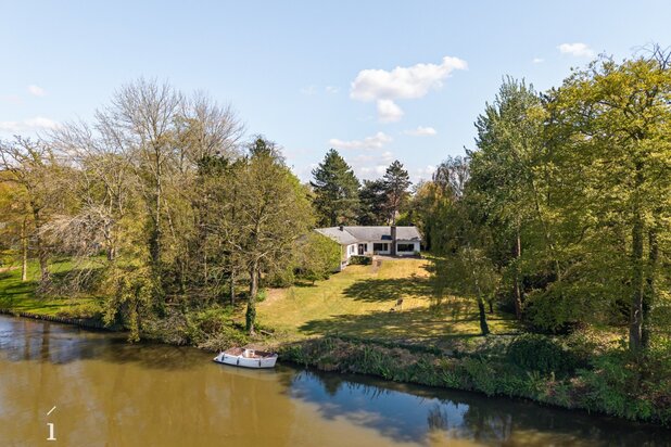 Uitzonderlijke eigendom aan de Leie met open zicht