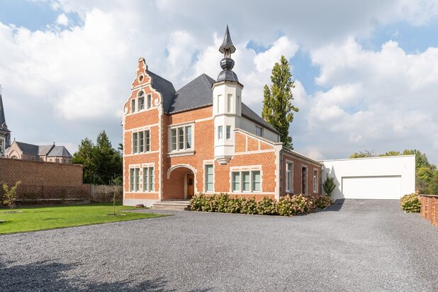 Volledig gerenoveerde, instapklare kasteelvilla