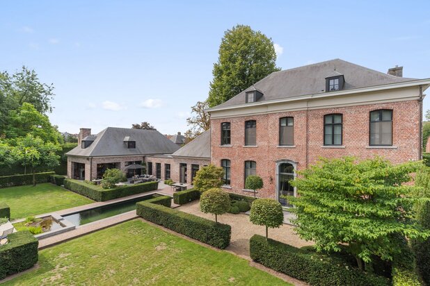 Magnifiek afgewerkte riante kasteelvilla