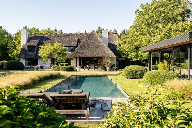 Uitzonderlijke villa in uniek natuurdomein te Damme