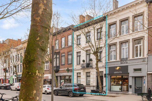 Statig herenhuis met praktijkruimte op toplocatie in Antwerpen
