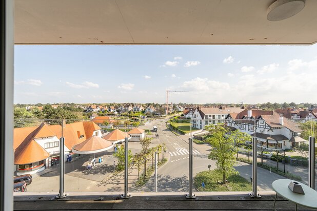 Exclusief: Ruim en breed appartement met open zichten over het Zoute