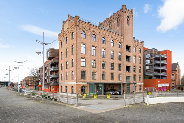 Ruime loft met schitterend zicht op de Rupel