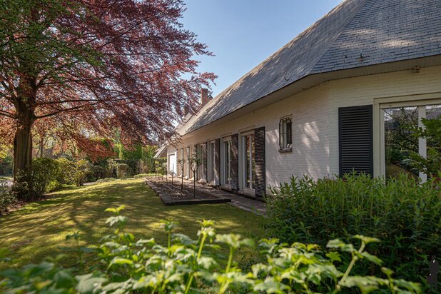 Vrijstaande villa op ca. 1.626 m² met zonnige tuin! 