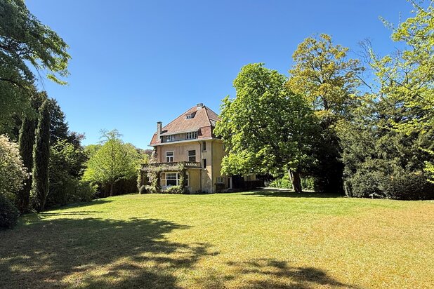 Val Duchesse – Charming property built in 1922 –  33 ares