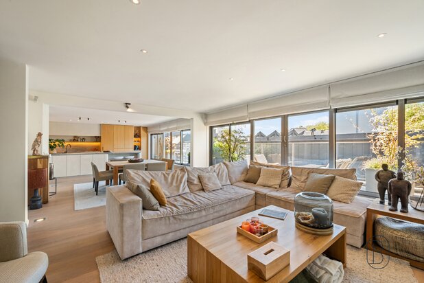 exclusive penthouse with 3 bedrooms and 2 bathrooms