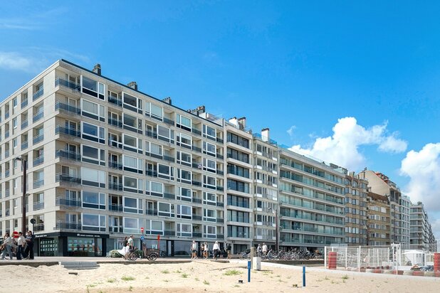 Ruim appartement met frontaal zeezicht gelegen aan het Albertplein