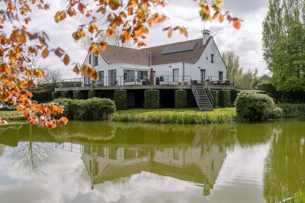 Exclusive property on an idyllic 5,160 m² domain in Alveringem
