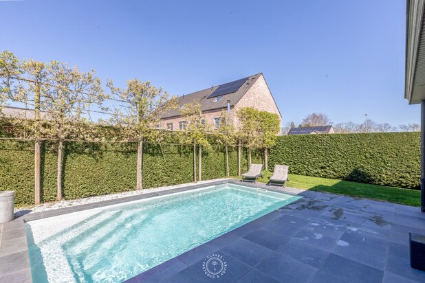 Zeer ruime en rustig gelegen villa aan de rand van de velden in Sinaai-Waas