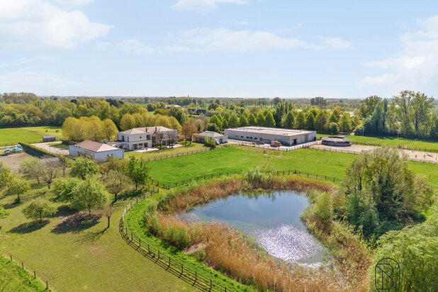 Unieke eigendom met paardenaccomodatie op 16,4 hectare