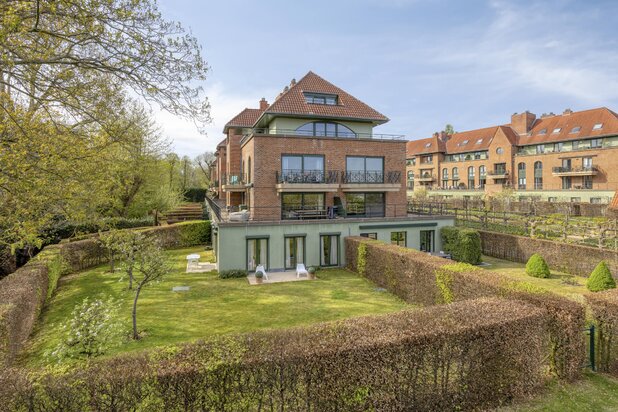 Luxueus appartement, 3 slaapkamers, garage en uniek zicht.