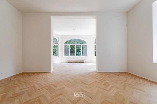 Ensemble de deux maisons sur un terrain de 21a