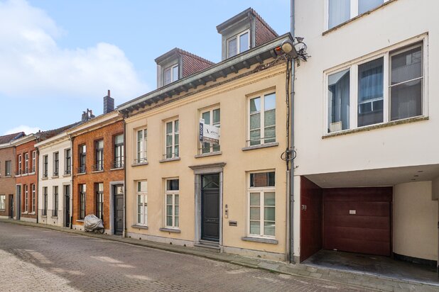 Karaktervolle burgerhuis op enkele passen van Zimmerplein