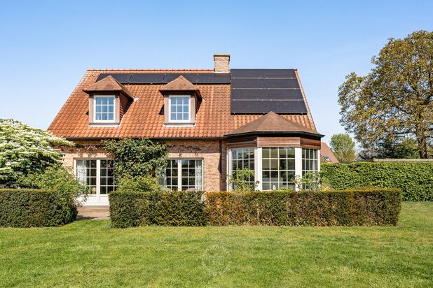 Stijlvolle woning omgeven door groen