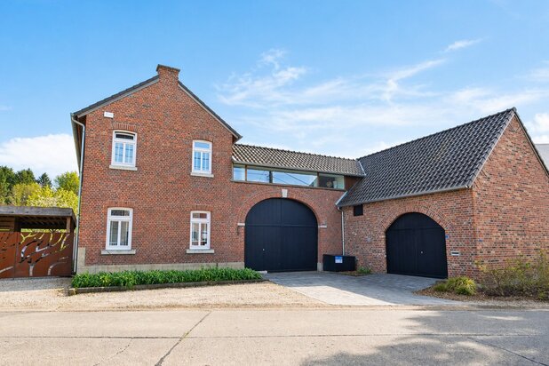 Prachtig gerenoveerde hoeve uniek gelegen in het glooiende landschap van Grote-Spouwen
