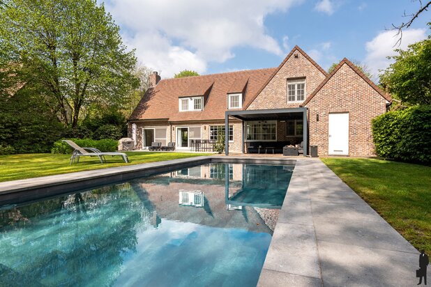 Exclusieve villa met zwembad in doodlopende straat