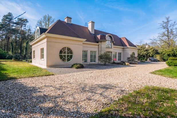 Riante villa (413 m²) met 5 slaapkamers in Belsele