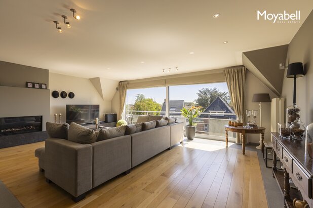 Exclusieve , volledig gemeubelde Penthouse 