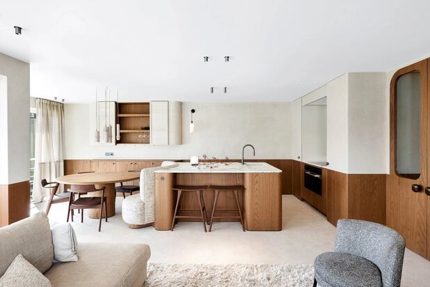 Volledig vernieuwd hoekappartement in een exclusieve villaresidentie in het hart van het Zoute.