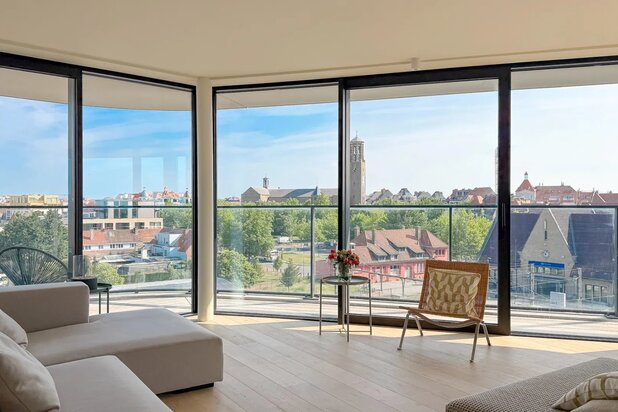 Lake District - Residence Lake Garden: modern and very light new build apartment.