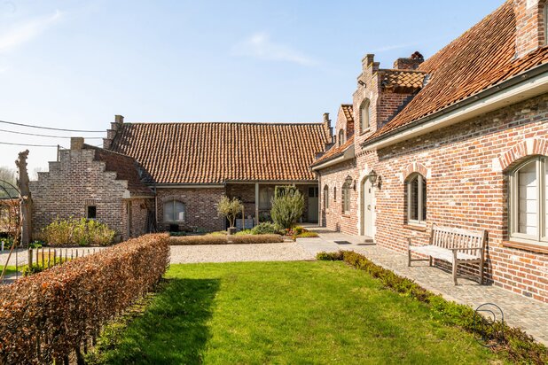 Charmante villa met tuin, garage en tal van mogelijkheden
