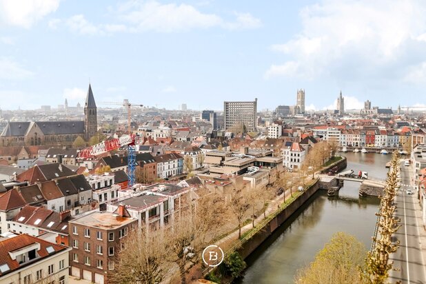 Ruimtelijk nieuwbouwappartement met waterzicht